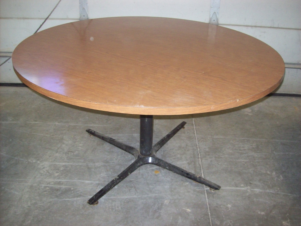Lot Brown Round Formica Table Proxibid Auctions