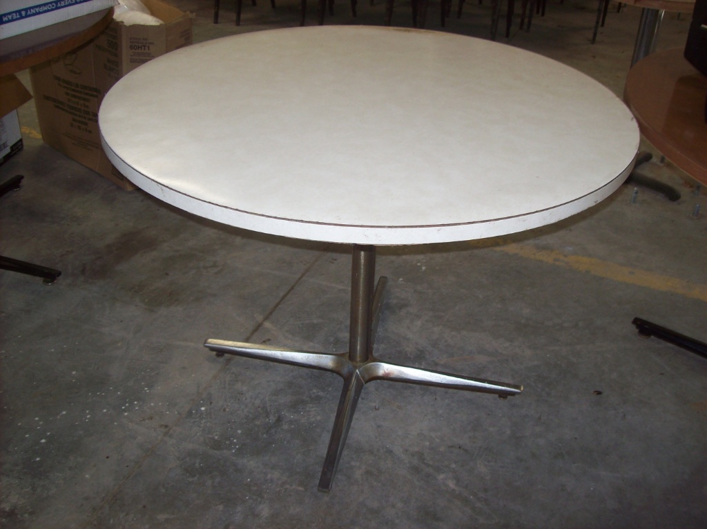 Lot White Round Formica Table 42 Proxibid Auctions