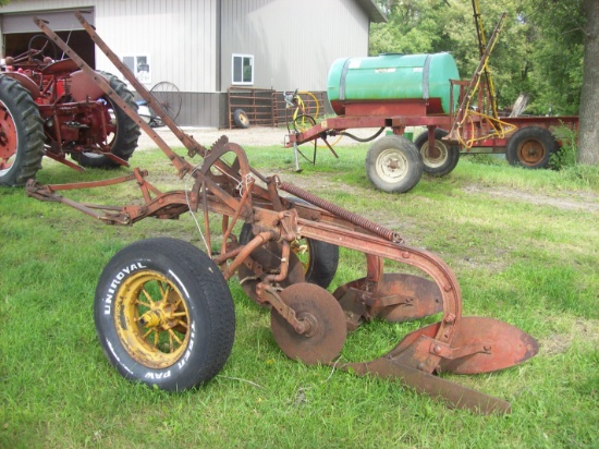 IH 2 Bottom Plow, Pull Type, With Coulters, Good Tires