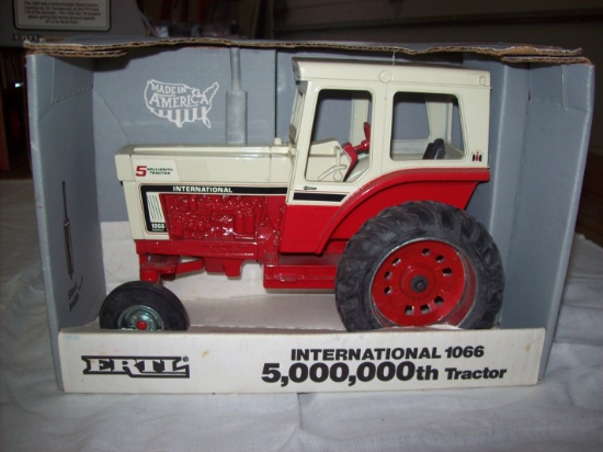 IH 1066 Collector August 1990 In Box 1/16 5,000,000th