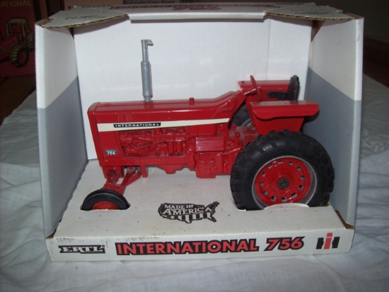 IH 756 In Box 1/16