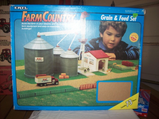 Farm Country Grain & Feed Set