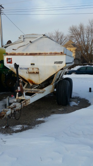 Willmar Pull Type Spreader