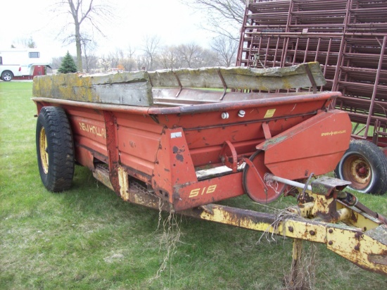 NH 518 Manure Spreader