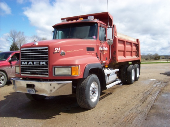 2000 Mack CL 700 Dump Truck