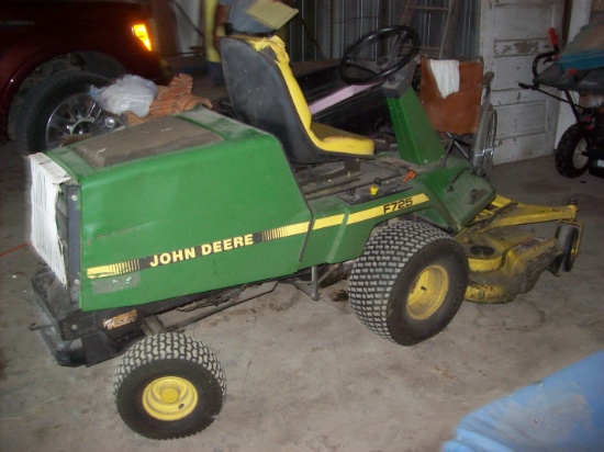 JD 725 Front Mount Mower