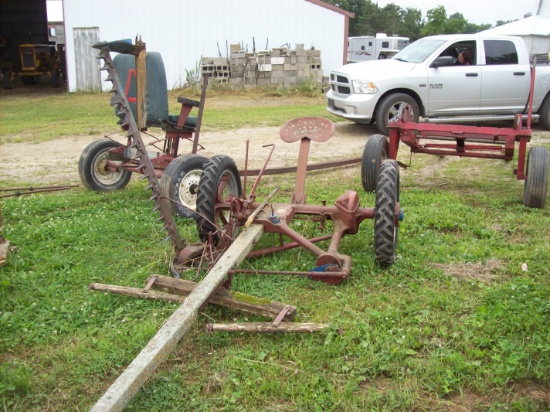 IH Sickle Mower Horse Drawn On Rubber 5'