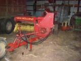 New Holland 273 Square Baler With Thrower