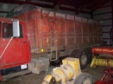 1974 IH 1800 Grain Truck