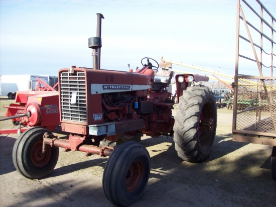 IH 856 Tractor No Cab 3Pt 633