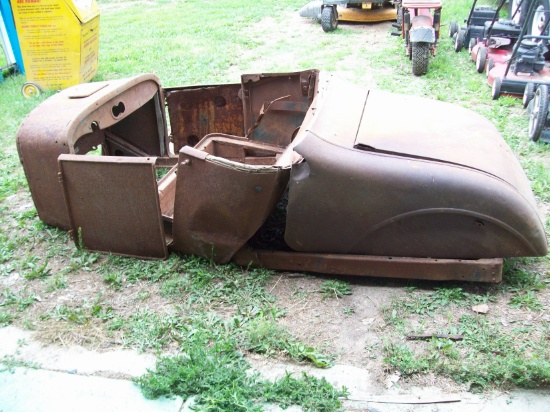 1926/27 Model T Ford roadster body with turtle deck and doors