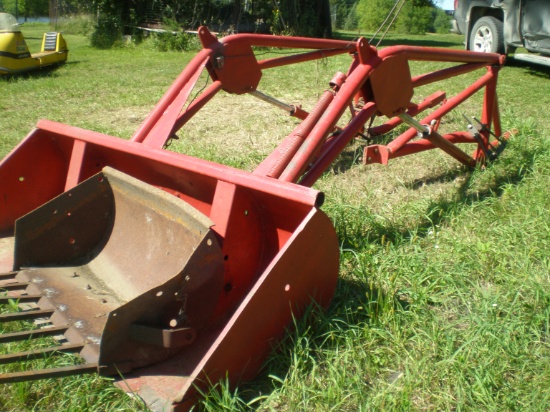 RED TRIP BUCKET TRACTOR LOADER