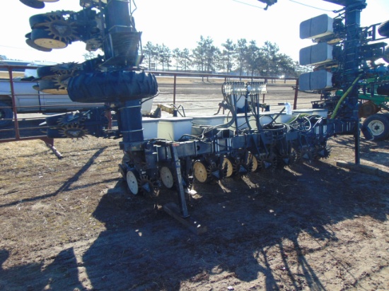 JD  BAR  W/KINZE  BEAN  UNITS