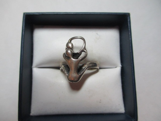 Sterling Ring Sz 6.75 con 6