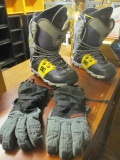 Pair of DC Snow Board Boots - Size 12 -> Will not be Shipped! <- con 454