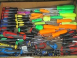 Flat full of New Assorted Screwdrivers -> <- con 471