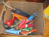 Lot of Caulking Guns with 3 Grease Guns -> Will not be Shipped! <- con 509