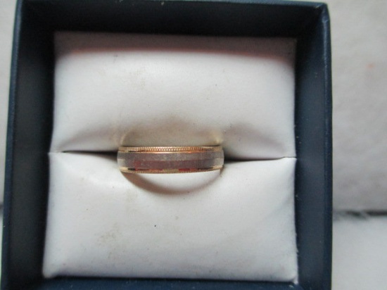 10k Gold and Diamond Ring - Size 6.75 - con 12