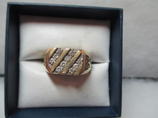 10K Gold and Diamond Ring sz 8.75- con 12