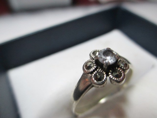 Sterling Silver Ring - Size 7.5 - con 6