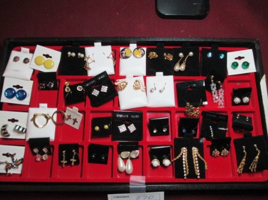 37 Pair of Fashion Earrings - con 570