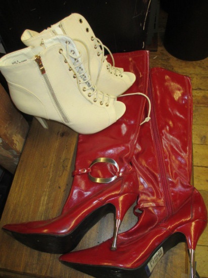 Red Boots with Cream - Size 9 -> Will not be Shipped! <- con 509