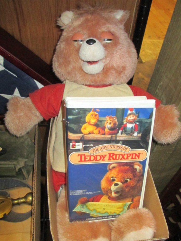 Teddy Ruxpin Doll With Video Con 472 Estate Personal Property Personal Property Online Auctions Proxibid