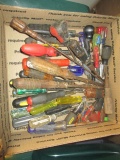Lot of Over 50 Screwdrivers con 509