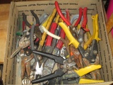 Lot of 20 Assorted Cutters and Pliers - con 509
