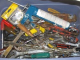 Tub of Assorted Tools -> Will not be Shipped! <- con 12