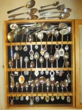 40 + Collector Spoons and holder -> Will not be Shipped! <- con 12
