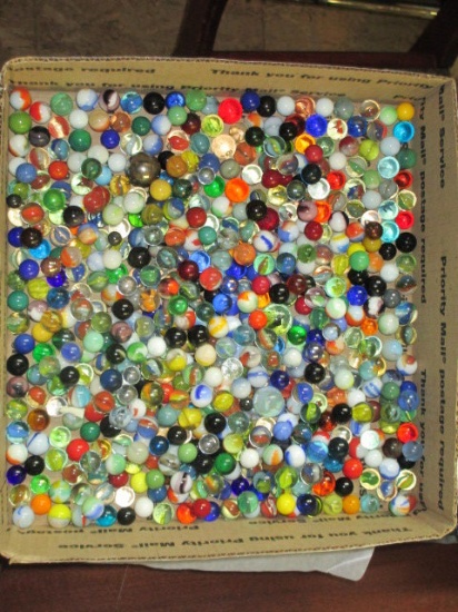 Flat full of Old Marbles - con 572