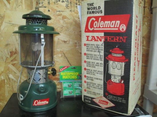 Vintage Green Coleman Lantern with Box -> Will not be Shipped! <- con 572
