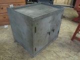Metal Cabinet - 22x24x21 -> Will not be Shipped! <- con 311