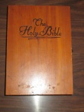 The Holy Bible - In Wooden Box - 9x6.5x2.5 - con 305
