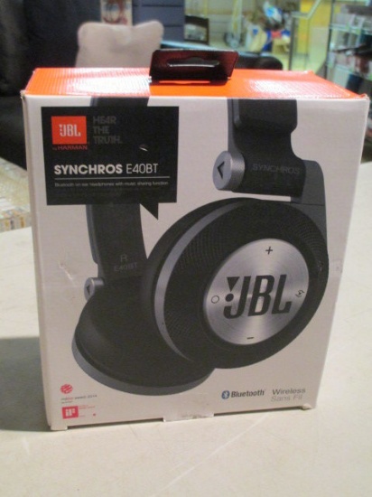 JBL E40BT Bluetooth Wireless Headphones con 75