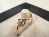 10K Gold Pearl and Diamond Ring - Size 6.75 - Missing 1 Stone - con 757
