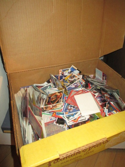 Box of Sports Cards  -> Will not be Shipped! <- con 414