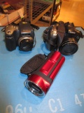 3 Digital Cameras Untested con 757