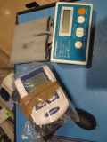 2 Blood Pressure Monitors con 757