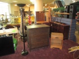 Vintage 4 Drawer Dresser, Nightstand w/floor lamp 40x35x19 inch Will Not Be Shipped con 75