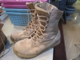 Military boots sz 10 1/2 con 454