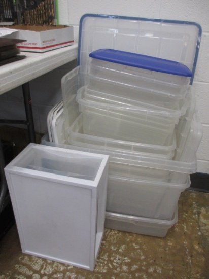 Stack of tote bins with lids -> Will not be Shipped! <- con 12