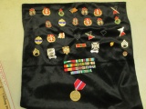 Assorted  Medals -con 757