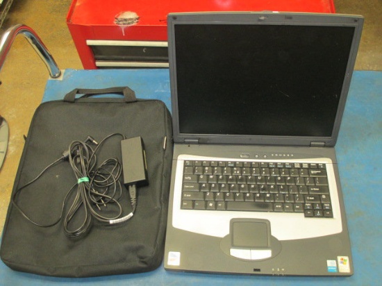 Untested Laptop with Carrying Case - con 12