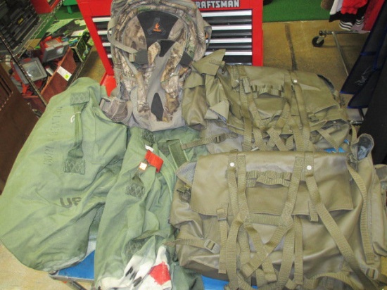 Camo Backpacks, Duffle Bag, and Dry Containers -> Will not be Shipped! <- con 75