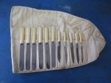 Set of Knives with white Handles - con 583