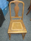 Childs Vintage Rocking Chair - 17x29x33 -> Will not be Shipped! <- con 608