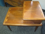Vintage End table - 28x21x21 -> Will not be Shipped! <- con 607