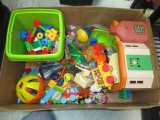 Box of Legos and Toys -> Will not be Shipped! <- con 608